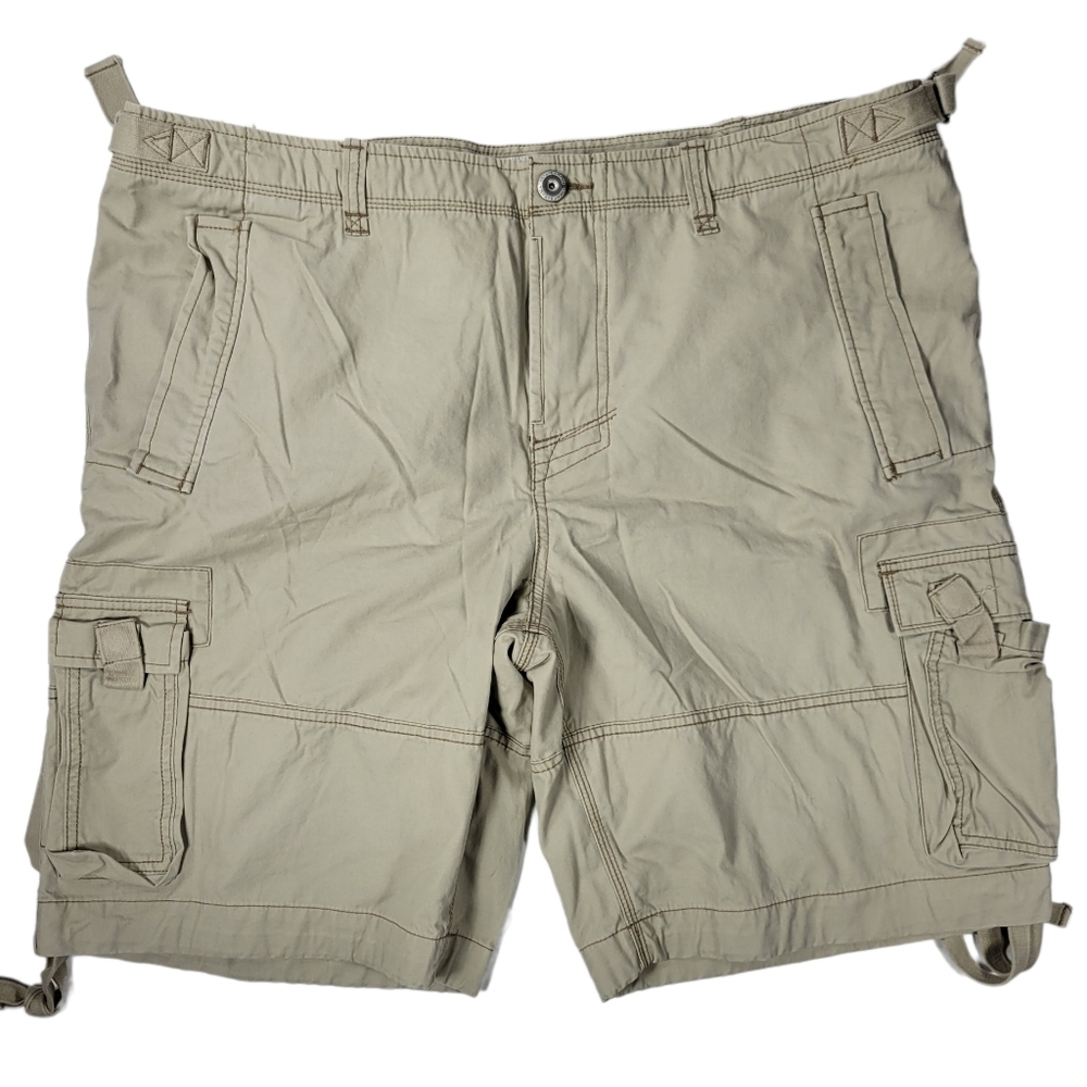 TOMMY BAHAMA JEANS SIZE 36W BEIGE FLAT FRONT COTTON CARGO SHORTS. 